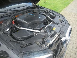 BMW 5-serie 520E Lim. Aut. PluginHybrid  62.241km!! VirtualCockpit Climatronic Leer Navi Camera StoelVerwarming..... picture 10
