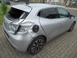 Renault Clio Tce 90 Techno  Climatronic HalfLeer Navi Camera AmbientLight picture 5