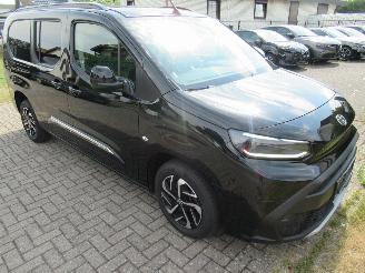 Damaged car Toyota ProAce Proace City 1.5D 130pk AUT. Lang 7-Zits Climatronic Navi Camera Stoel/StuurVerwarming Keyless-Go 2024/12