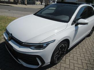 Volkswagen Golf 1.5TSI R-LINE 16.351km Pano/SchuifDak Harman/Kardon 360Cam Keyless-Go Android/Carplay... picture 9