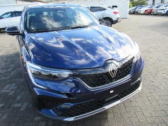 damaged passenger cars Renault Arkana 1.6 E-TECH Hybrid Aut. Techno  Climat HalfLeer Navi Camera Keyless-Go ..... 2025/11