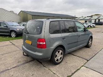 Volkswagen Touran 1.6 16v FSI Athene 7 persoons picture 3