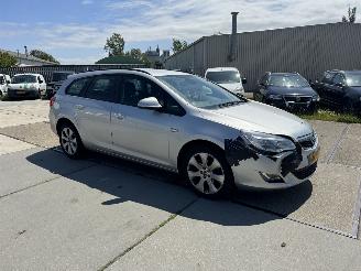 Opel Astra 1.4 Cosmo Sportstourer picture 2