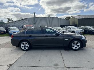 BMW 5-serie 520i High Exe sedan picture 19