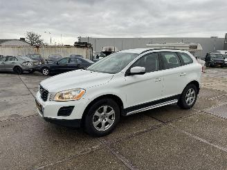 krockskadad bil auto Volvo Xc-60 2.0 T Kinetic 2011/4