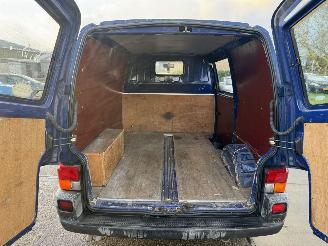 Volkswagen Transporter 1.0D picture 12