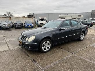 krockskadad bil auto Mercedes E-klasse 320 CDI 2004/6