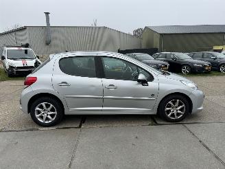 Peugeot 207 1.4 VTI Urban Move picture 20