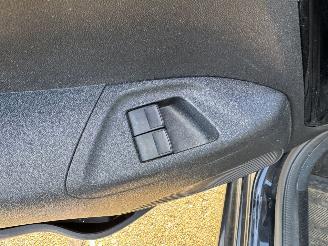 Peugeot 108 1.0 e-VTI ALLURE picture 6