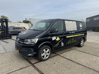 skadebil bedrijf Volkswagen Transporter 2.0 TDI L2H1 DC Highline 2017/6