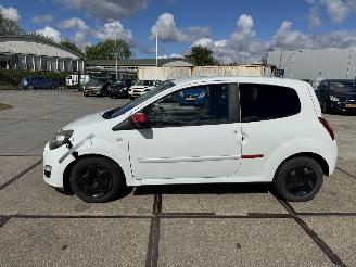 Renault Twingo 1.5 DCI Dynamique picture 16