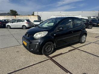 Vaurioauto  passenger cars Citroën C1 1.0 Collection 2013/7