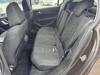 Peugeot 308 1.6 THP Allure picture 14