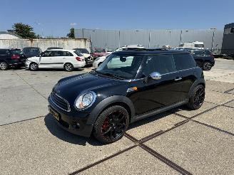 uszkodzony samochody osobowe Mini One 1.4 Anniversary MKII 2010/1