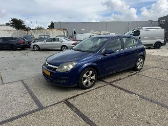 Schadeauto Opel Astra 1.6 2004/8