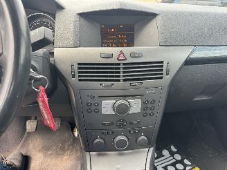 Opel Astra 1.6 picture 7