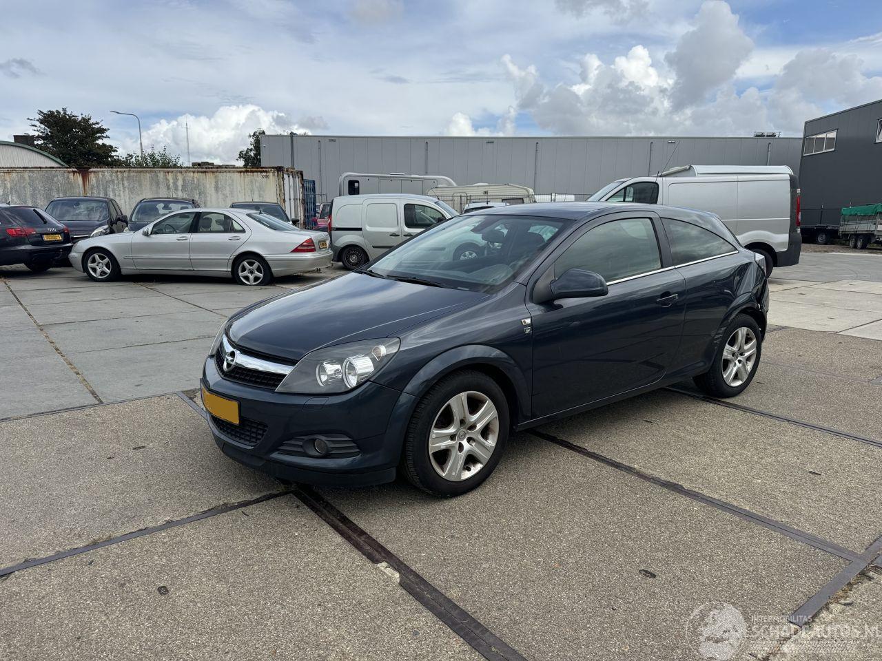 Opel Astra 1.4 111 Years Edition
