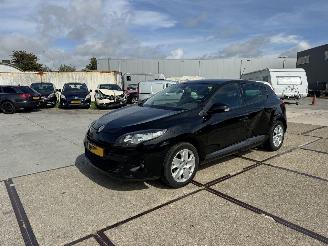 Schadeauto Renault Mégane 1.6 Parisienne 2011/3