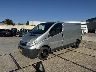 krockskadad bil bedrijf Opel Vivaro 2.0 CDTI L1 H1 2008/8