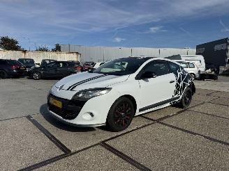 uszkodzony samochody osobowe Renault Mégane Coupe 1.6 2011/2