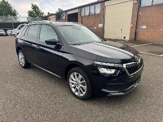 Unfallwagen Skoda Kamiq Ambition PANO AUTOMAAT Keyless entry & GO Achteruitrijcamera trekhaak 2024/6