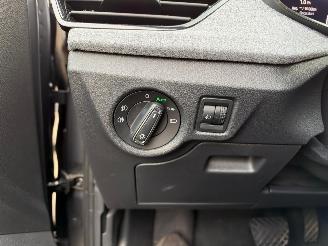 Skoda Kamiq Selection 1.0 116pk AUTOMAAT ACHTERUITRIJCAMERA STOELVERWARMING picture 15