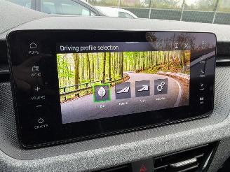 Skoda Kamiq Selection 1.0 116pk AUTOMAAT ACHTERUITRIJCAMERA STOELVERWARMING picture 26