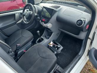 Toyota Aygo 5 deurs + Airco picture 7