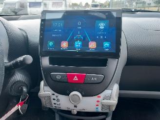 Toyota Aygo 5 deurs + Airco picture 5