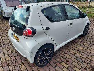 Toyota Aygo 5 deurs + Airco picture 3