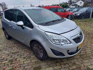 skadebil auto Opel Meriva 1.4 Turbo Cosmo weinig km 2013/9