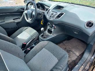 Ford Fiesta 1.3i Airco + Apk picture 5
