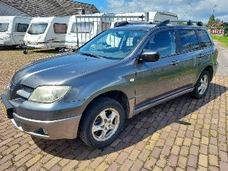Mitsubishi Outlander 2.0 Benzine 2 wheel drive picture 2