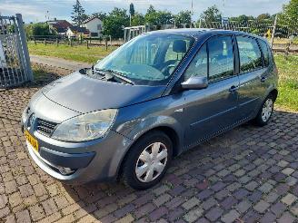 Renault Scenic 1.6 picture 2