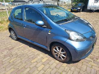 skadebil auto Toyota Aygo 5 deurs 2009/2