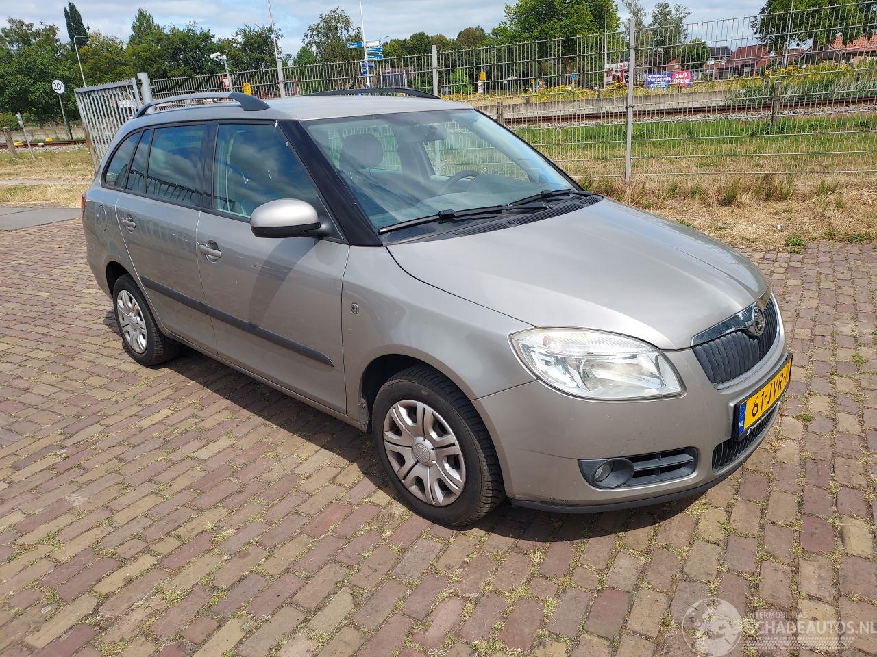 Skoda Fabia 1.6i 16V Tour Combi Nieuwe apk