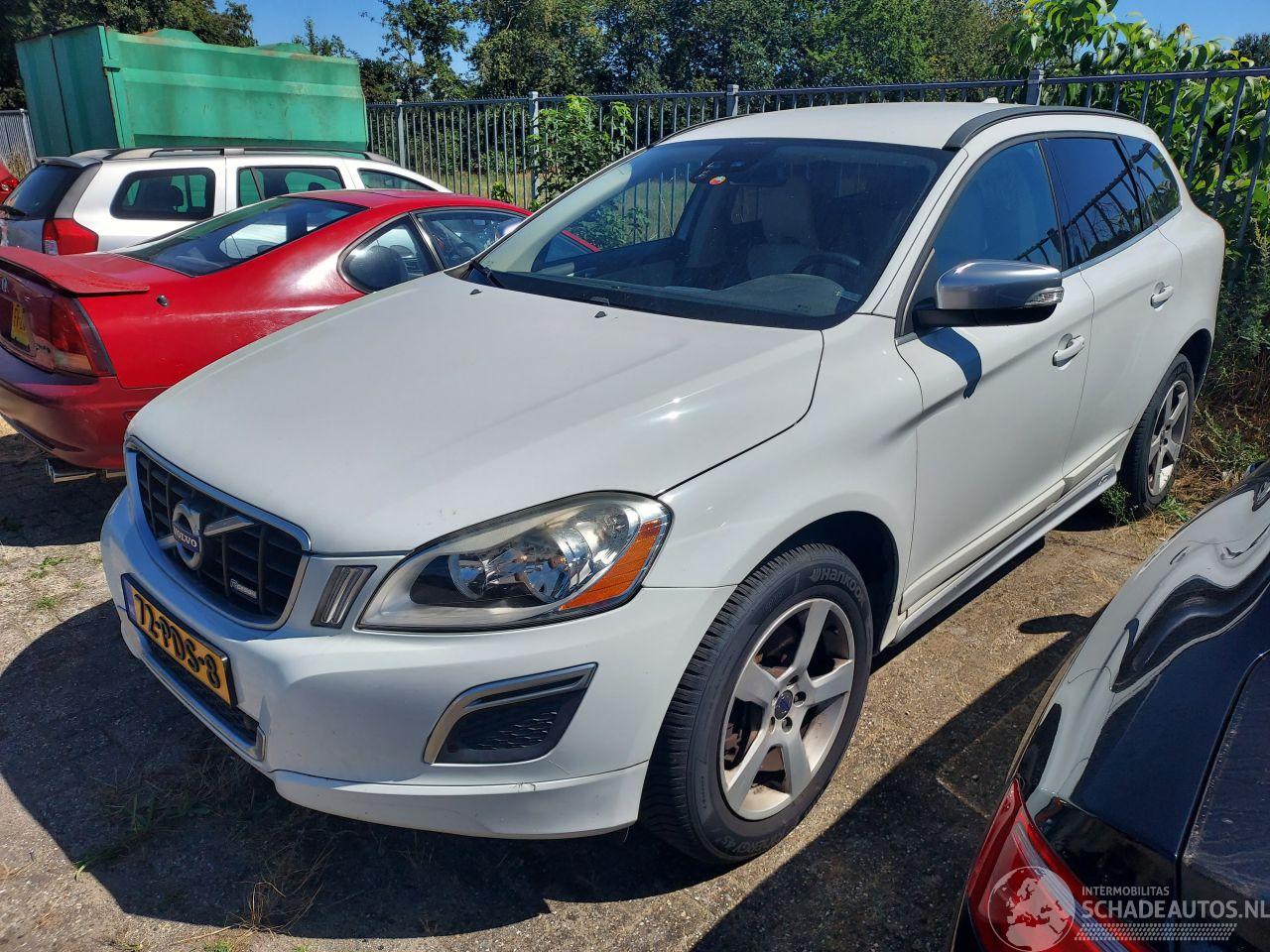 Volvo Xc-60 GERESERVEERD 2.0 Benzine AUTOMAAT