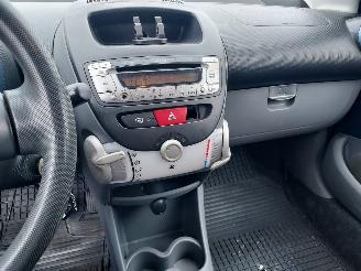 Toyota Aygo 5 deurs picture 5