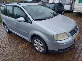 Unfallwagen Volkswagen Touran 1.4 benzine 2006/8