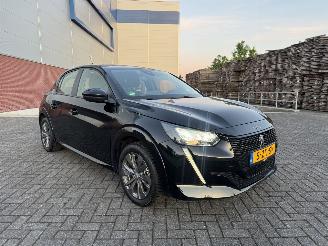 Vaurioauto  passenger cars Peugeot e-208 EV Active Pack 50kWh  Clima - Navi 2023/5