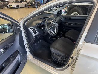 Hyundai I-20 1.2 57Kw picture 11
