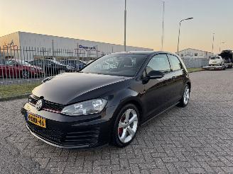 skadebil auto Volkswagen Golf 2.0 GTI 2013/6