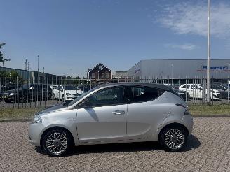 Lancia Ypsilon 0.9 TwinAir Silver 63Kw AIRCO picture 2