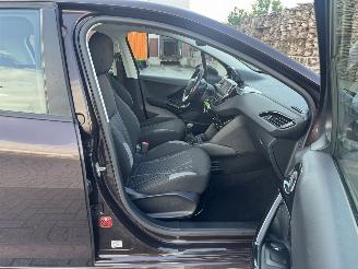Peugeot 208 1.2 VTi 60Kw AIRCO picture 21