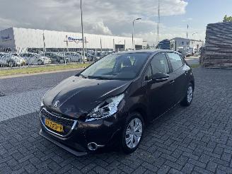Peugeot 208 1.2 VTi 60Kw AIRCO picture 4