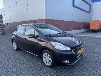 Avarii autoturisme Peugeot 208 1.2 VTi 60Kw AIRCO 2013/3