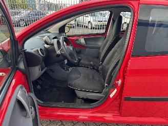 Peugeot 107 1.0 12V XS picture 10
