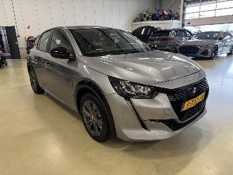 Vaurioauto  passenger cars Peugeot 208 EV 50kWh Clima Navi 2023/2