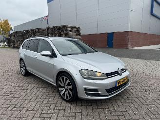 damaged passenger cars Volkswagen Golf 1.6 TDI DSG Highline 2013/11