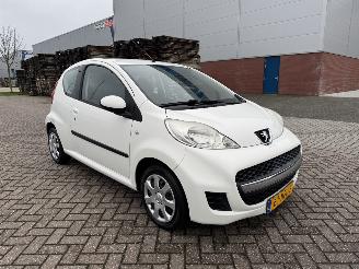 Peugeot 107 1.0 12V XS  AIRCO picture 6